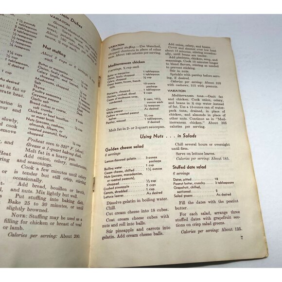 1971 USDA Consumer Guide Nuts in Family Meals Vtg Recipe Booklet Bulletin 176 - Picture 7 of 9